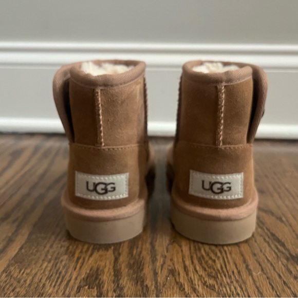 Ugg Toddler Jona Boots with Button, Size 10 - Picture 3 of 9